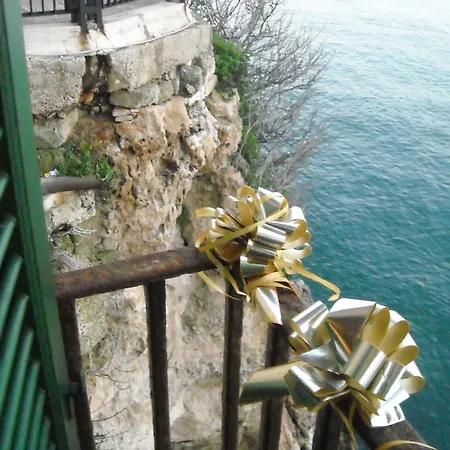 Casa A Picco Sul Mare